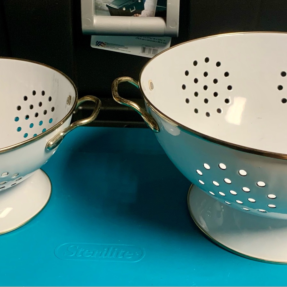 Elegant White and Gold Colander Set